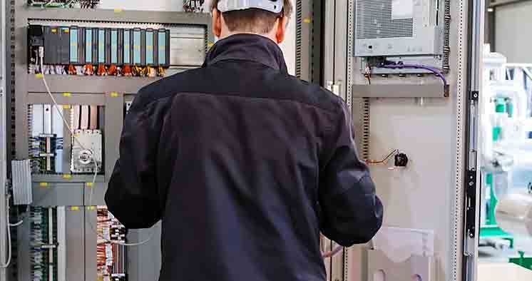 Maintenance préventive et mise en conformité des installations électriques